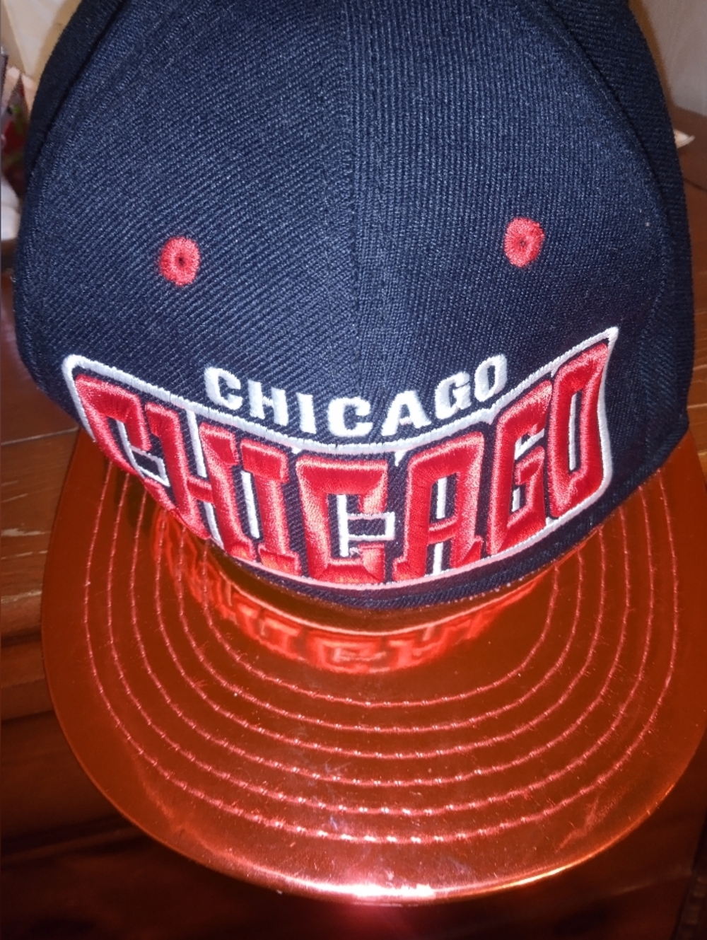 NWOT Chicago Embroidered Snapback Hat in Black and Red Size Small 8".
